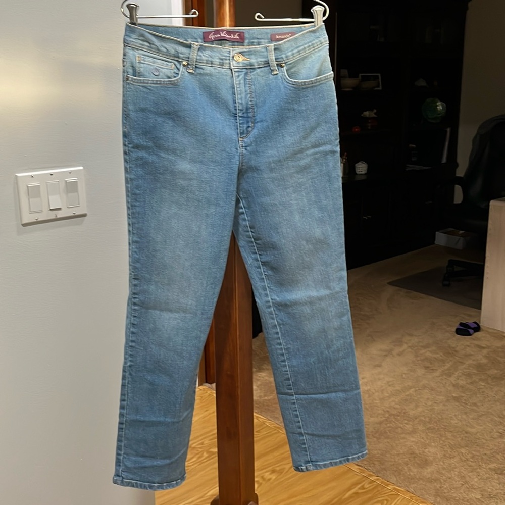 Gloria Vanderbilt Amanda jeans.